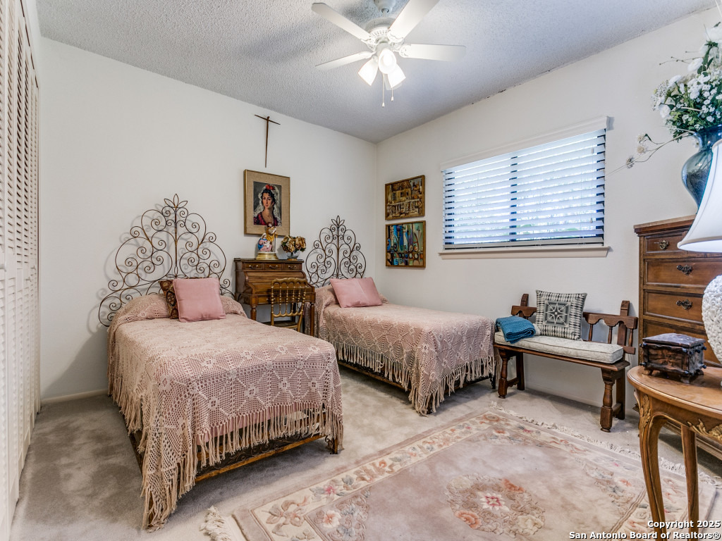 14015 Boulder Oaks