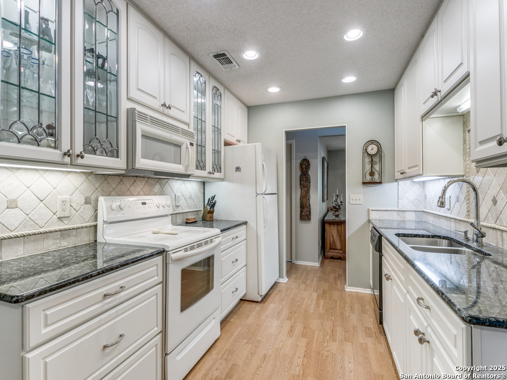 14015 Boulder Oaks