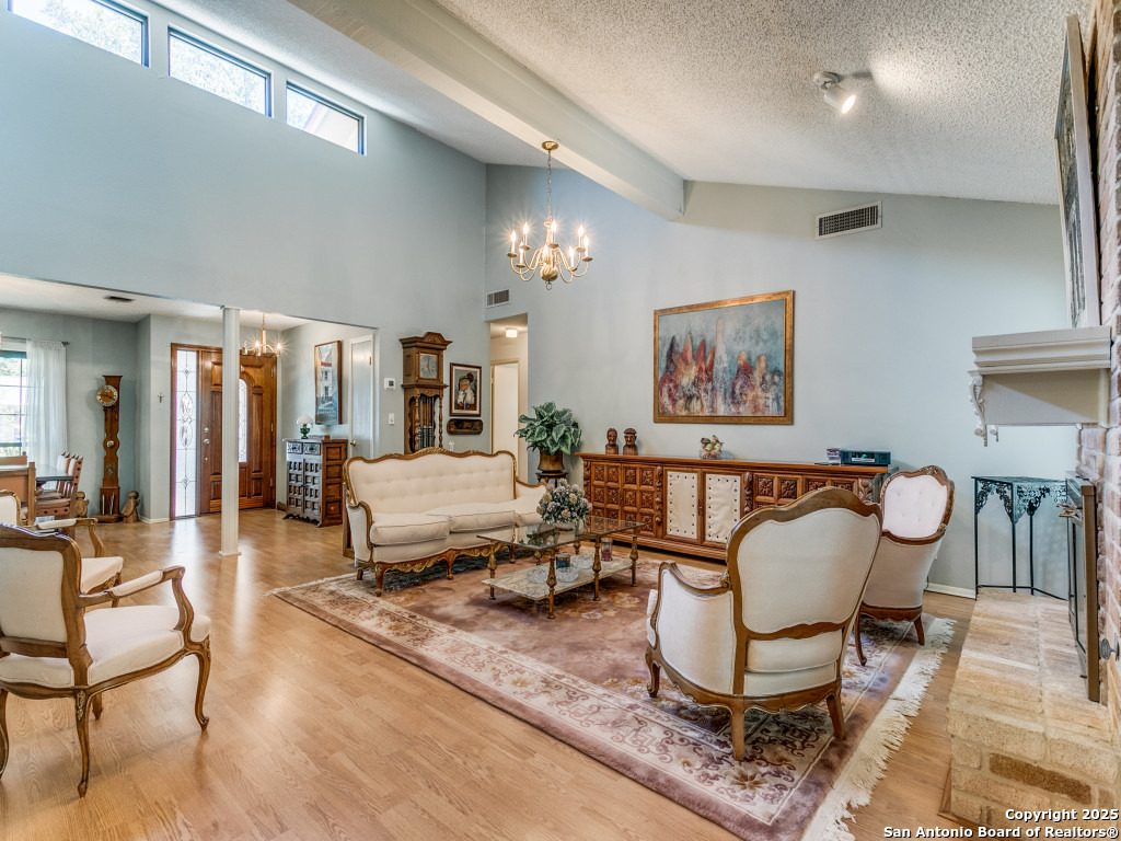 14015 Boulder Oaks