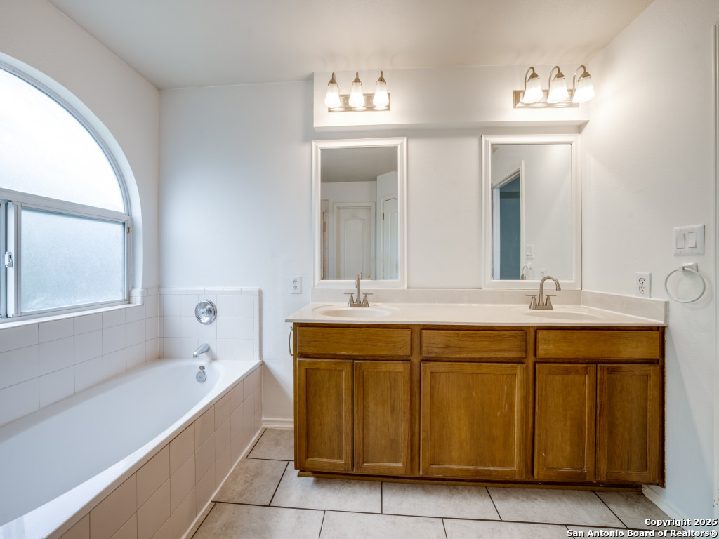 11638 Wood Harbor
