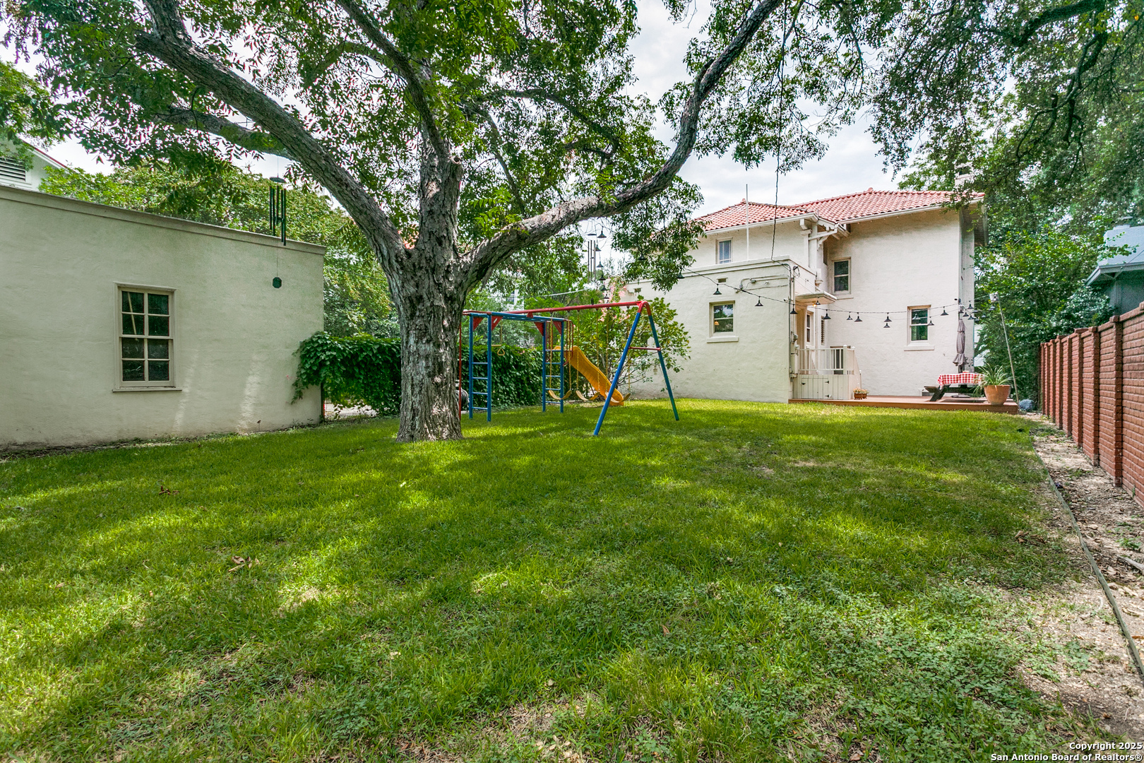145 E Elsmere