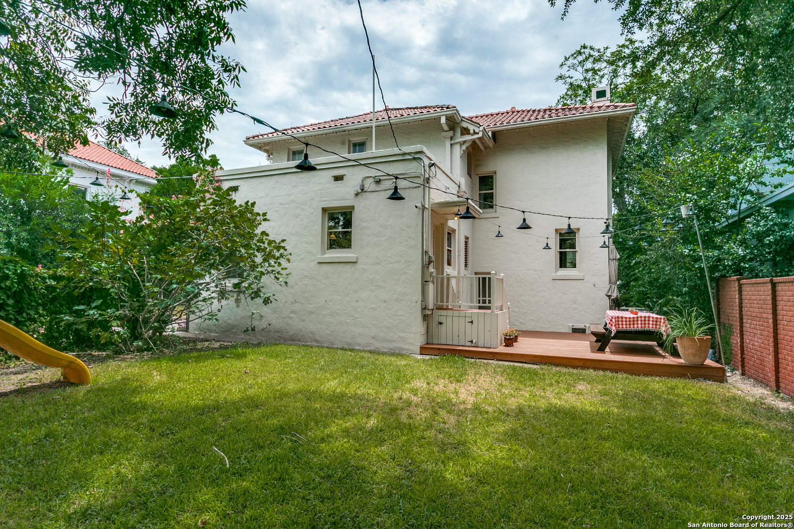 145 E Elsmere