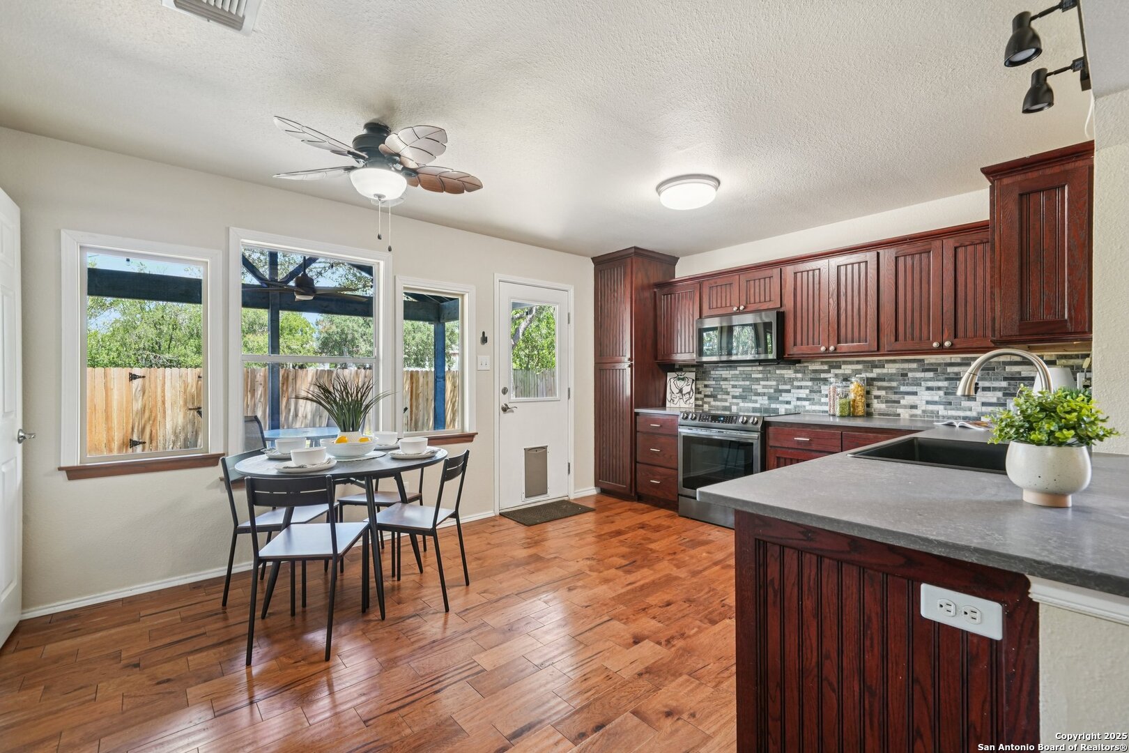 16710 Retama Crown