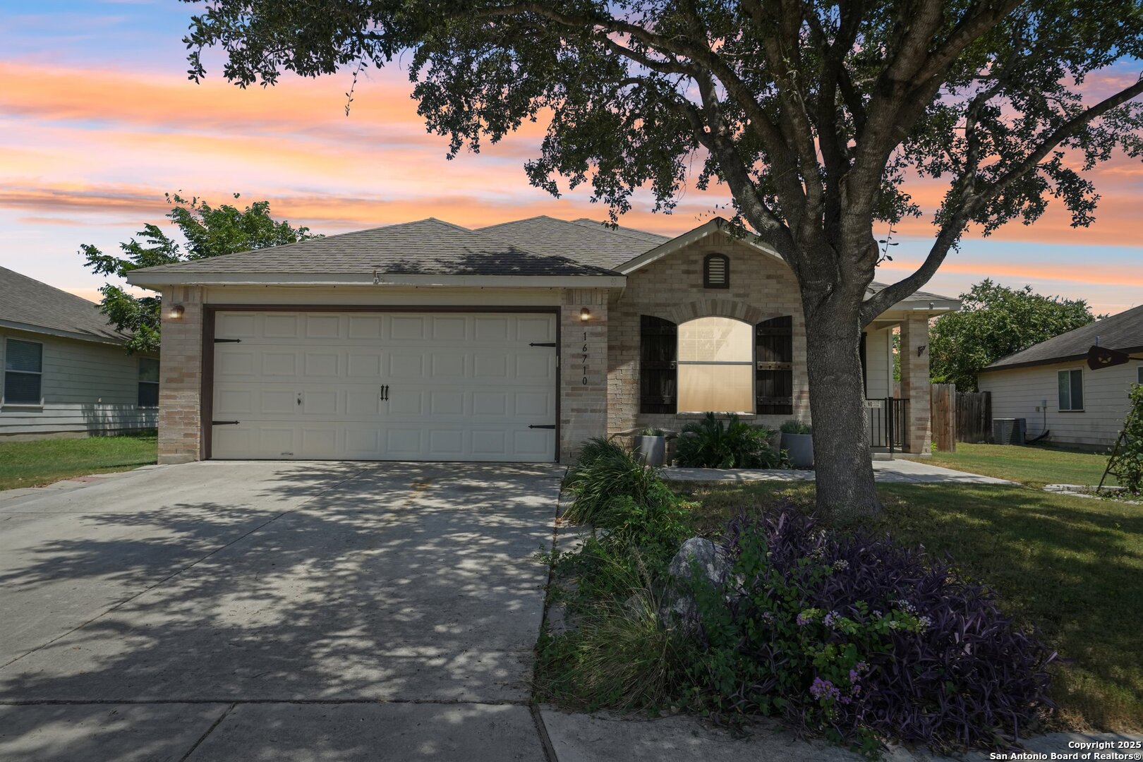 16710 Retama Crown
