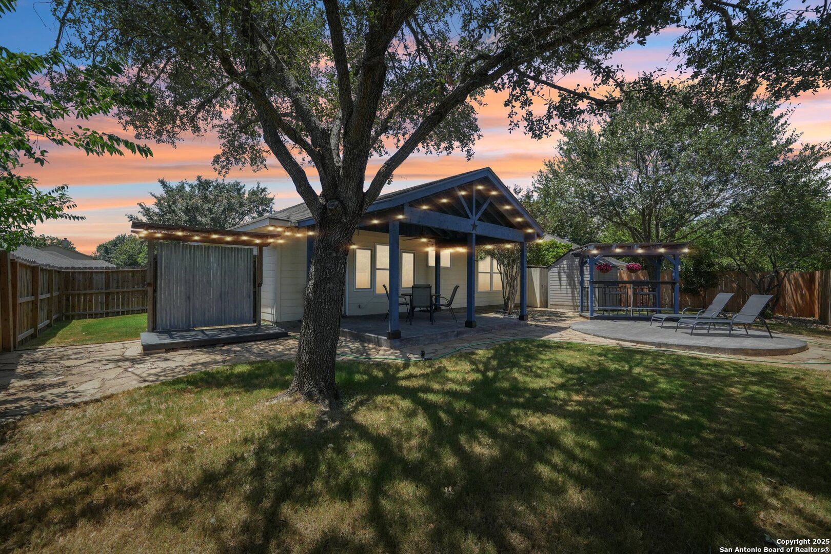 16710 Retama Crown