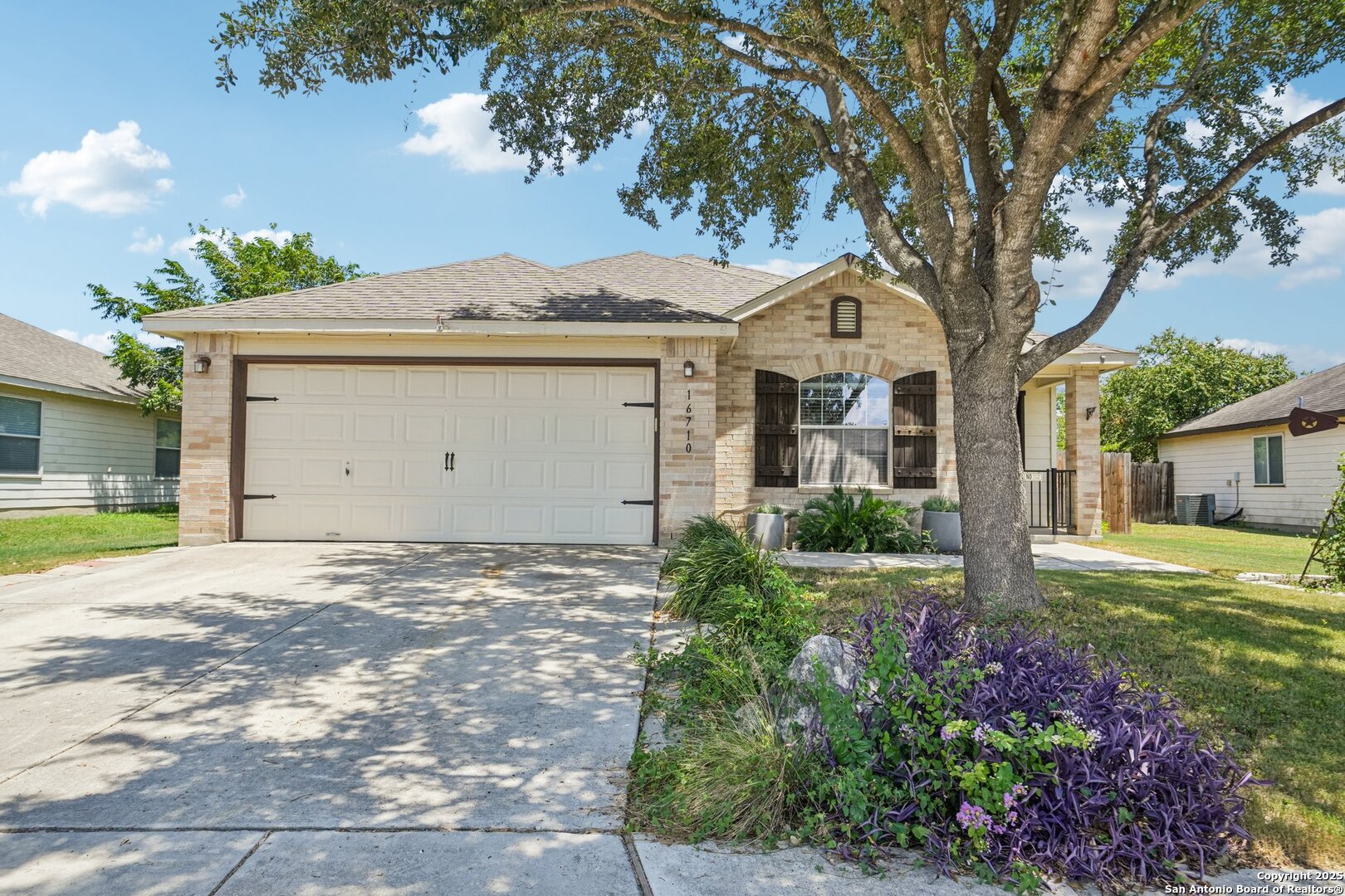 16710 Retama Crown