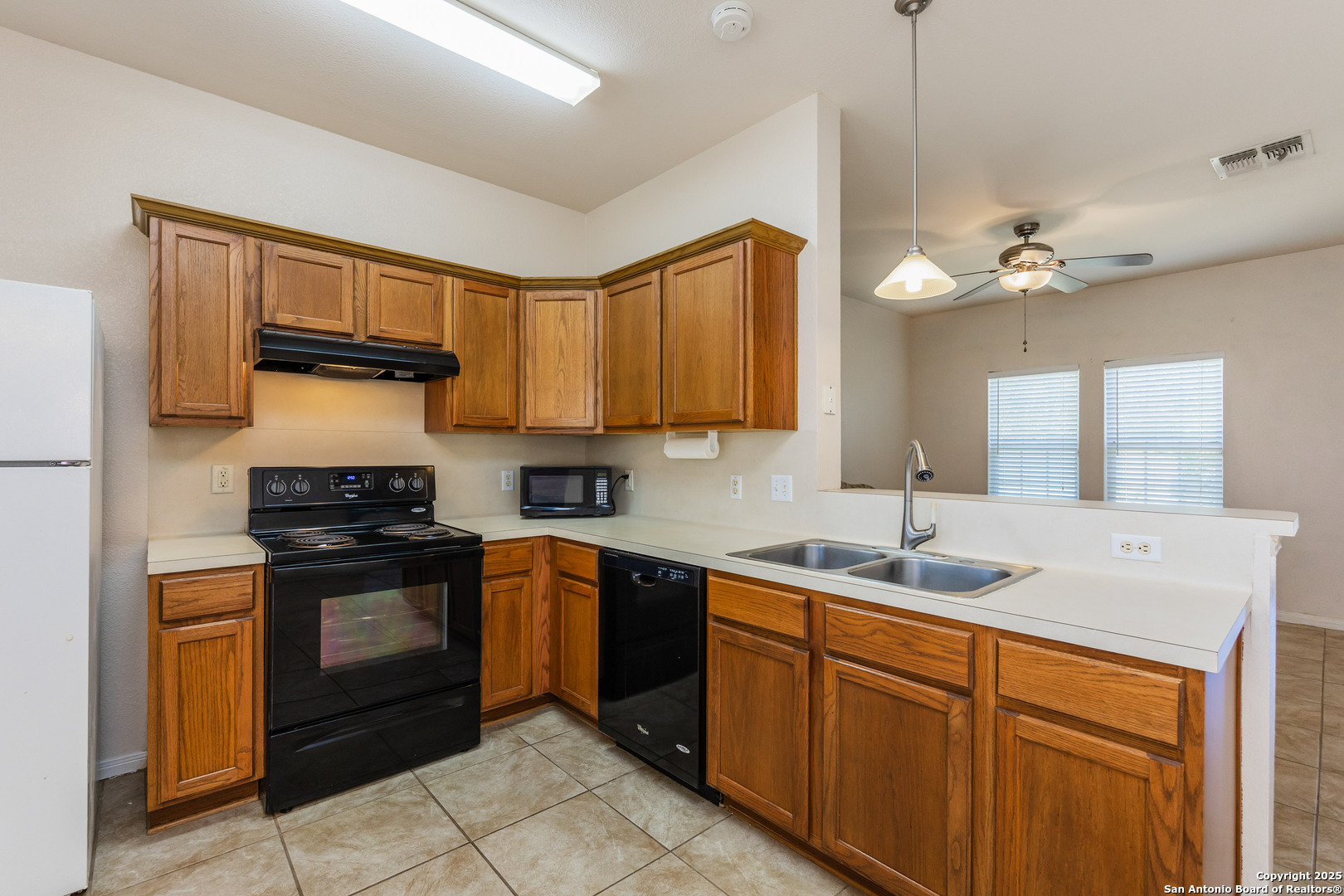 8009 Ventoso St