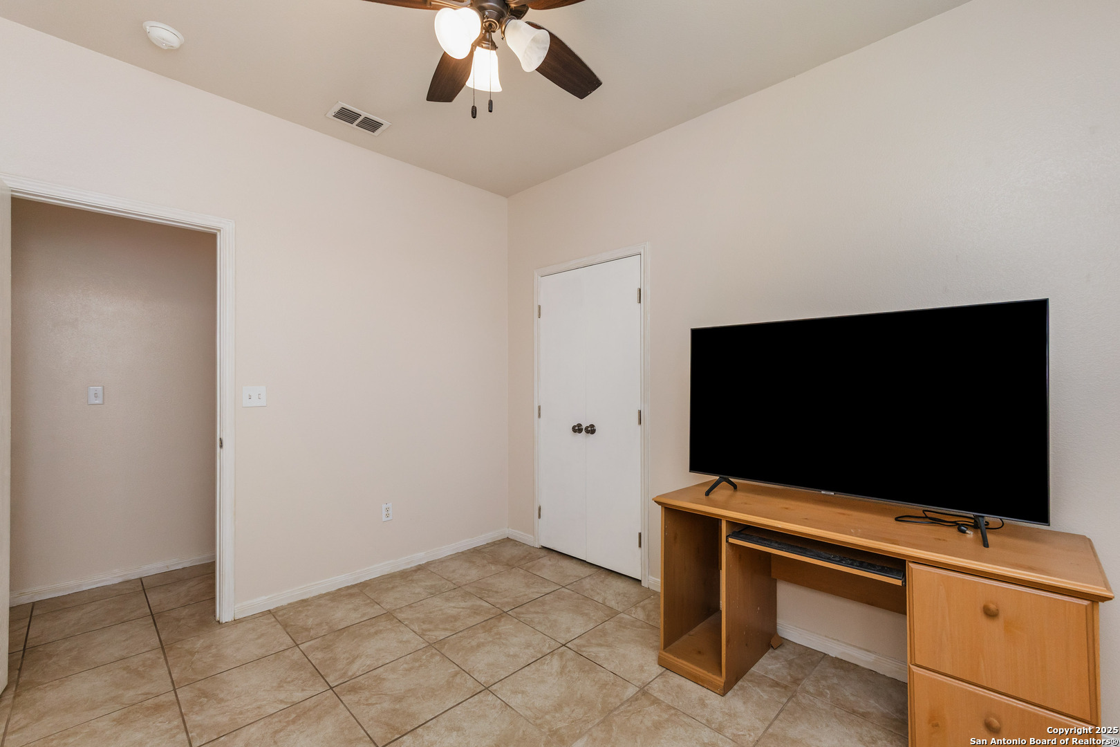 8009 Ventoso St