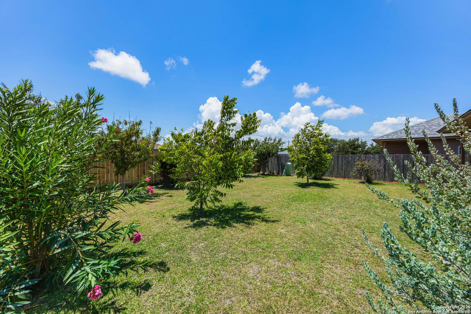 8009 Ventoso St