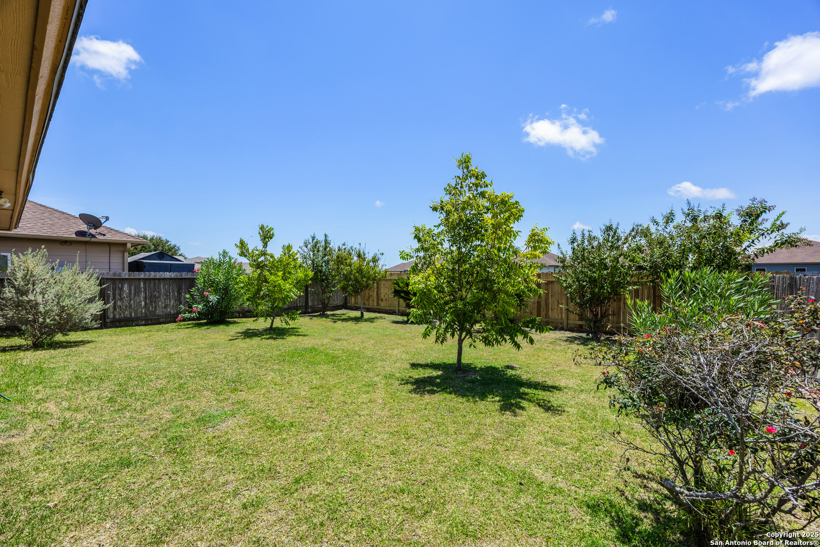 8009 Ventoso St