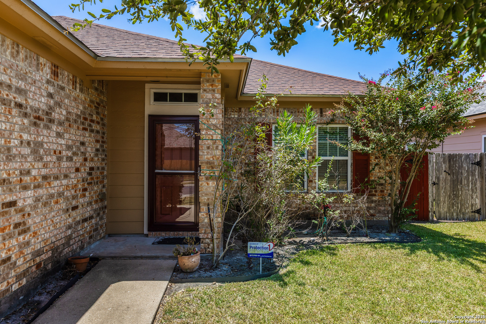 8009 Ventoso St