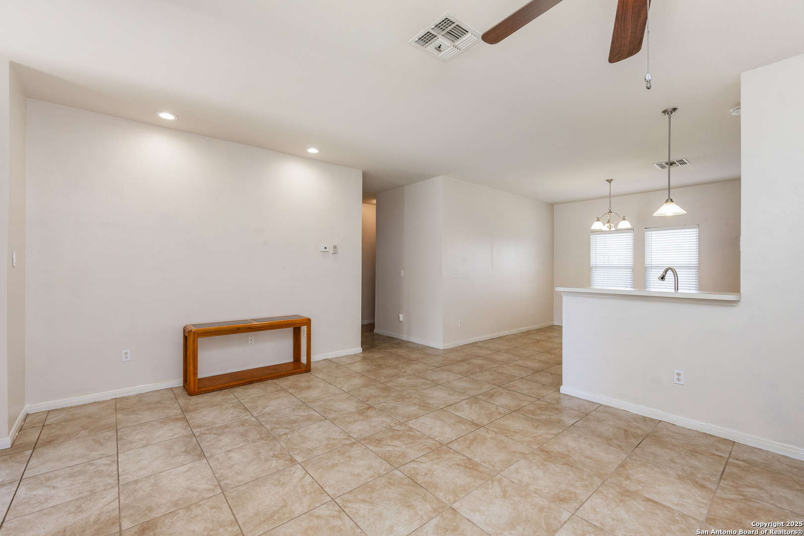 8009 Ventoso St