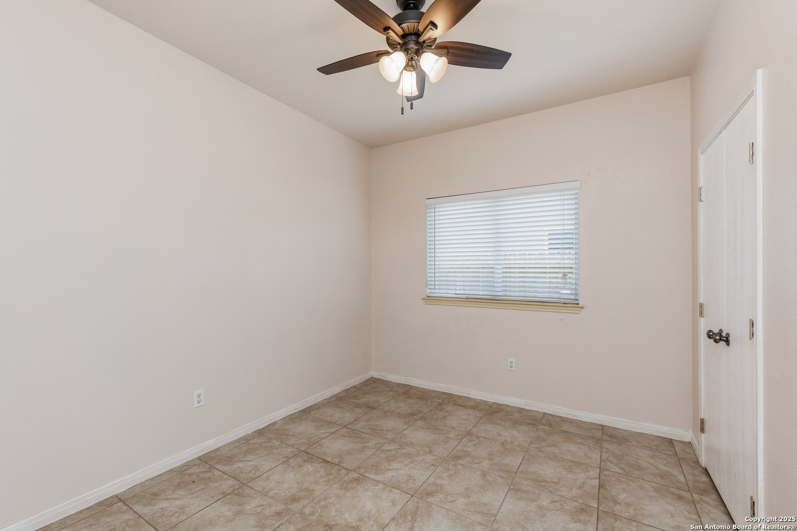 8009 Ventoso St