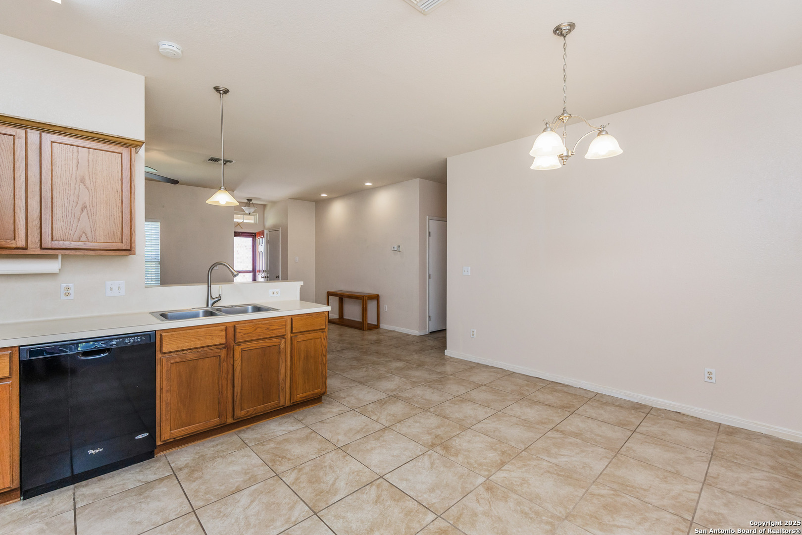 8009 Ventoso St