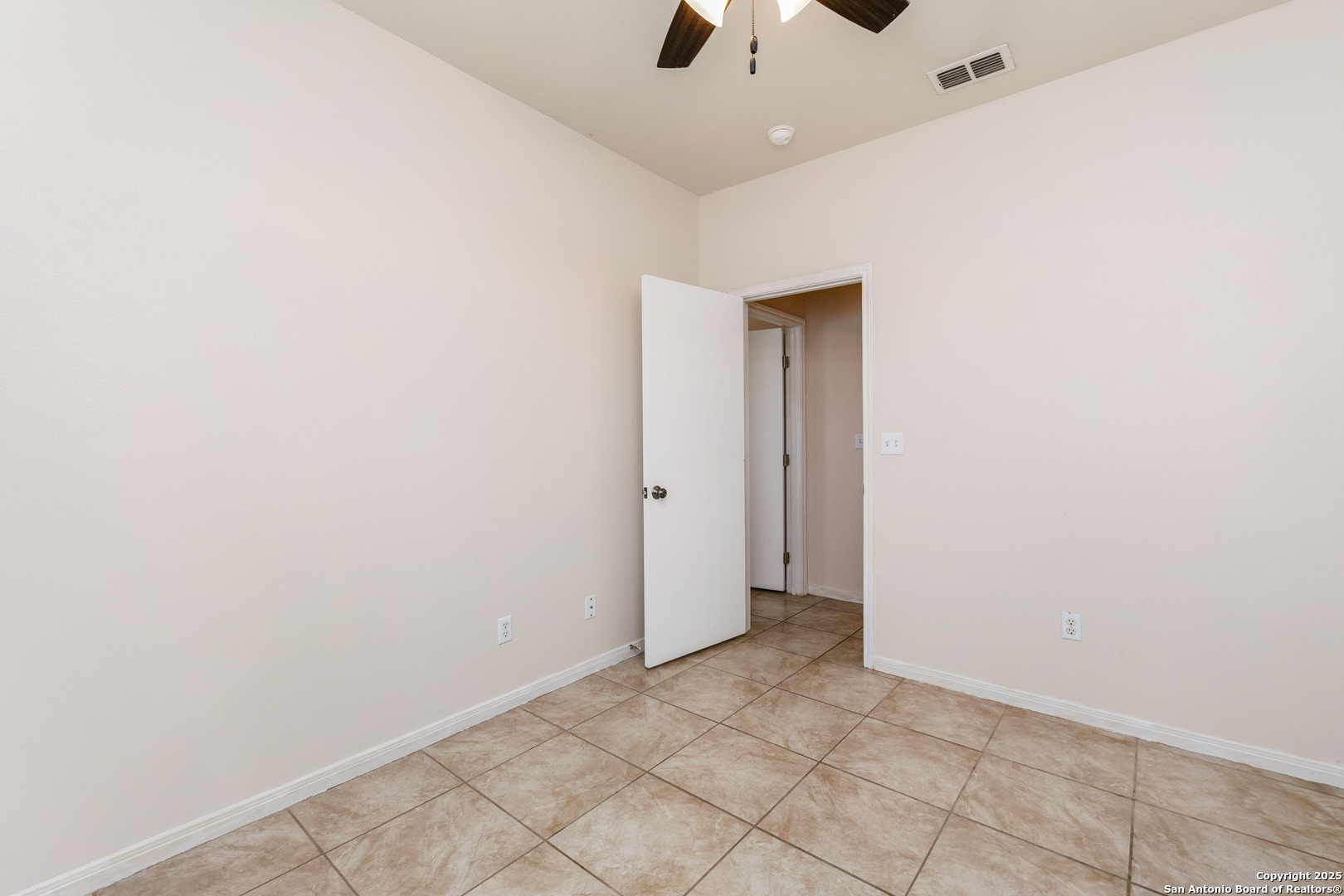 8009 Ventoso St