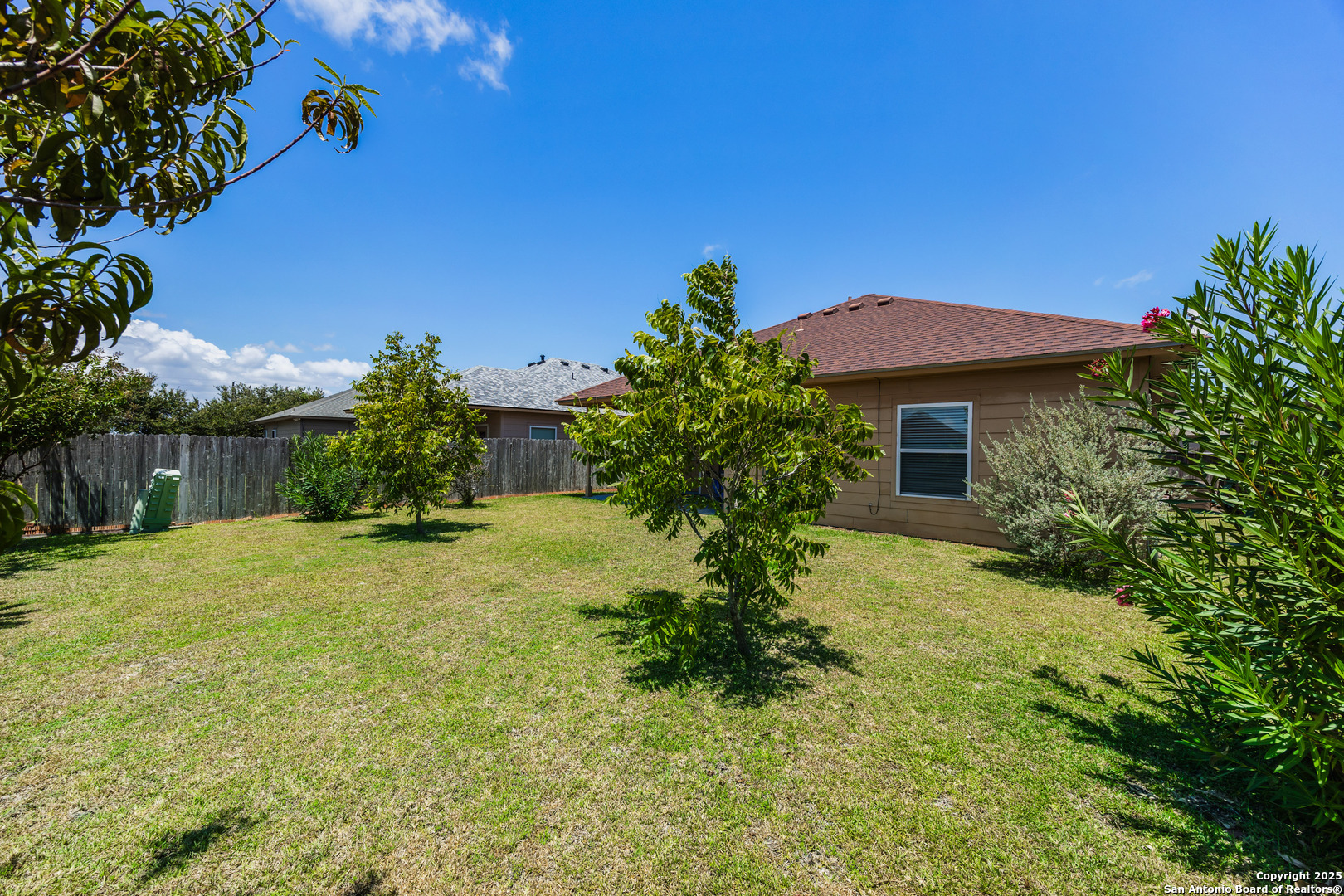 8009 Ventoso St