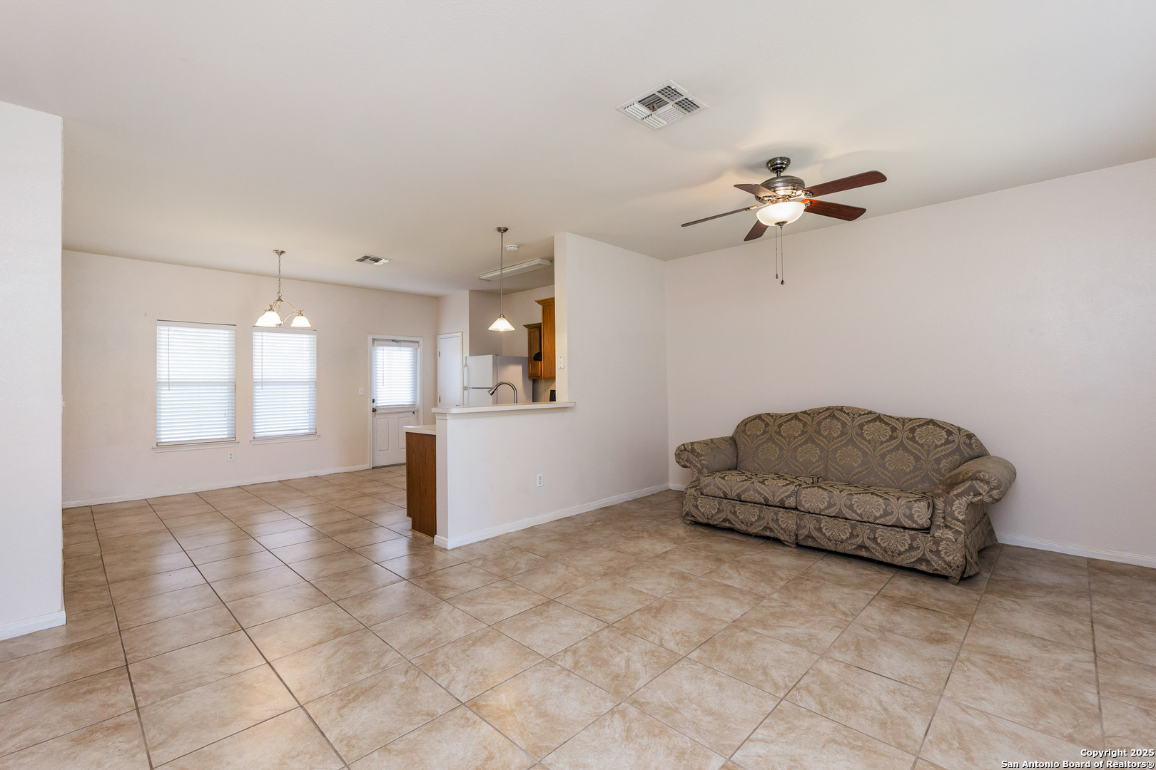 8009 Ventoso St