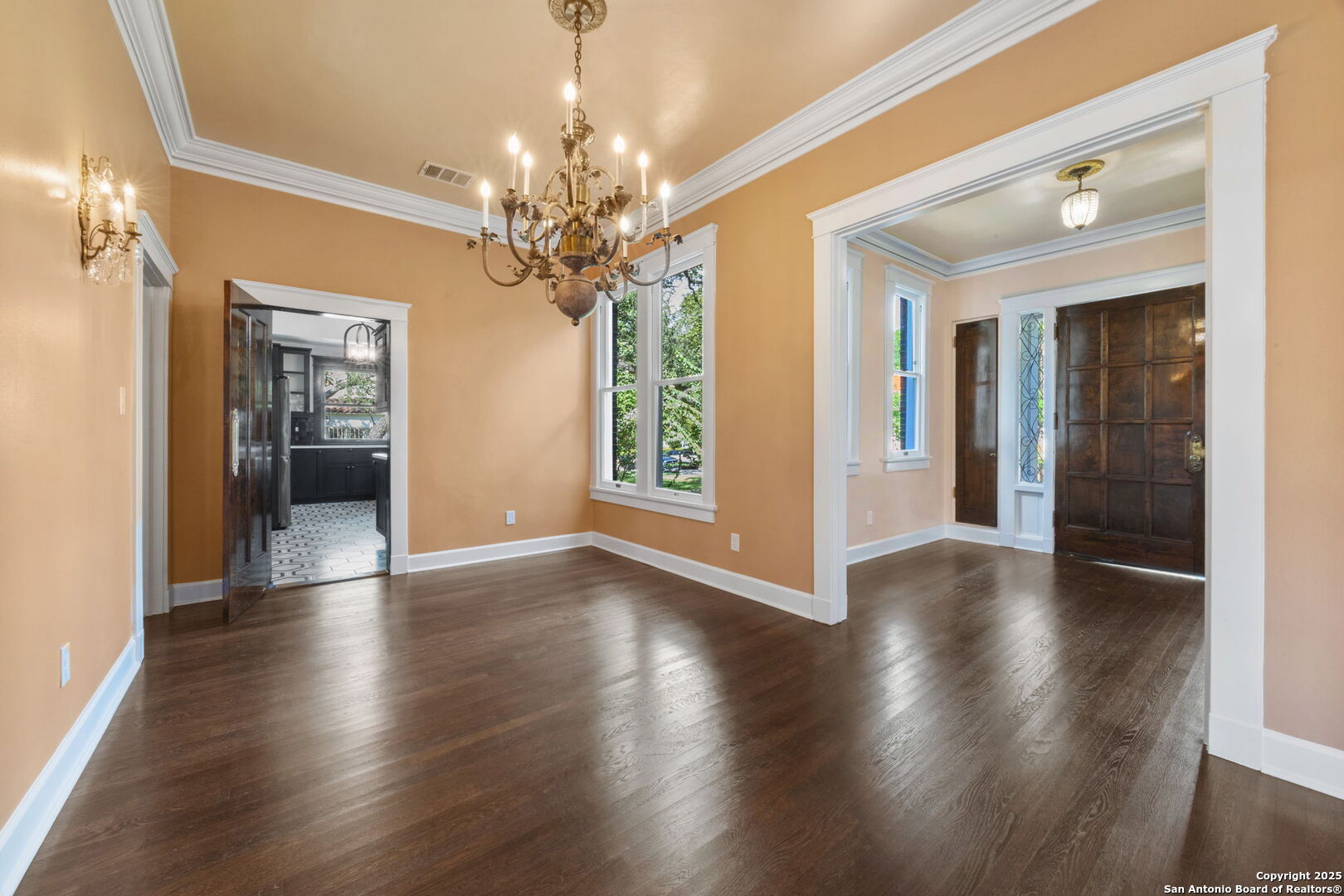 148 E Elsmere