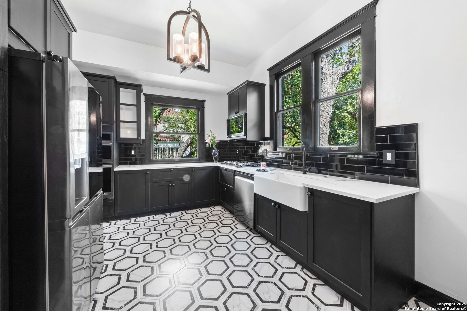 148 E Elsmere
