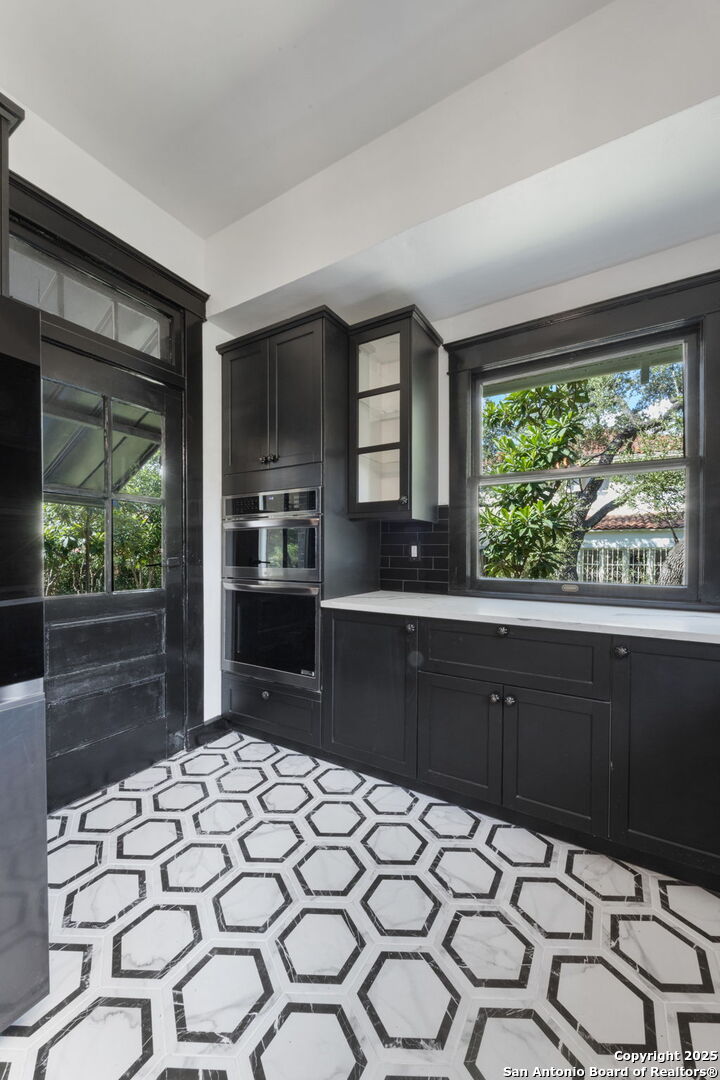 148 E Elsmere