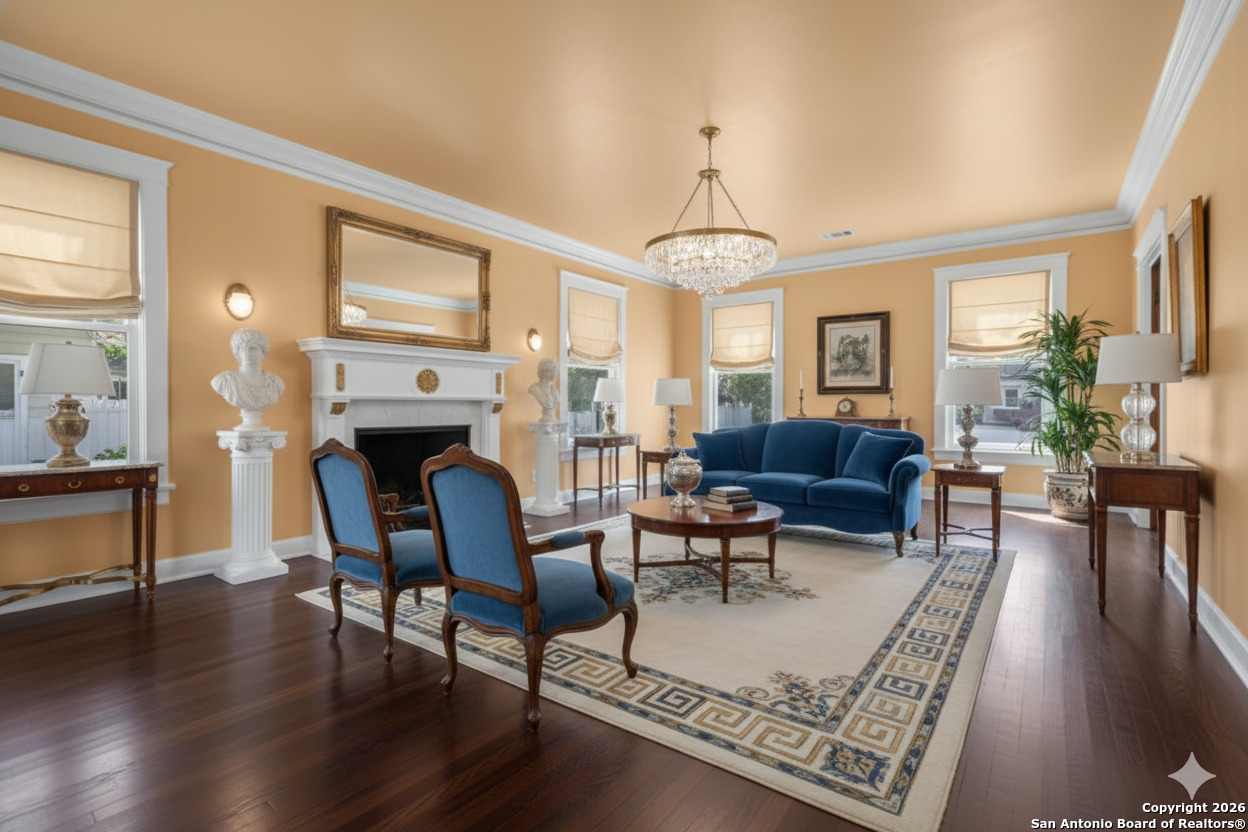 148 E Elsmere