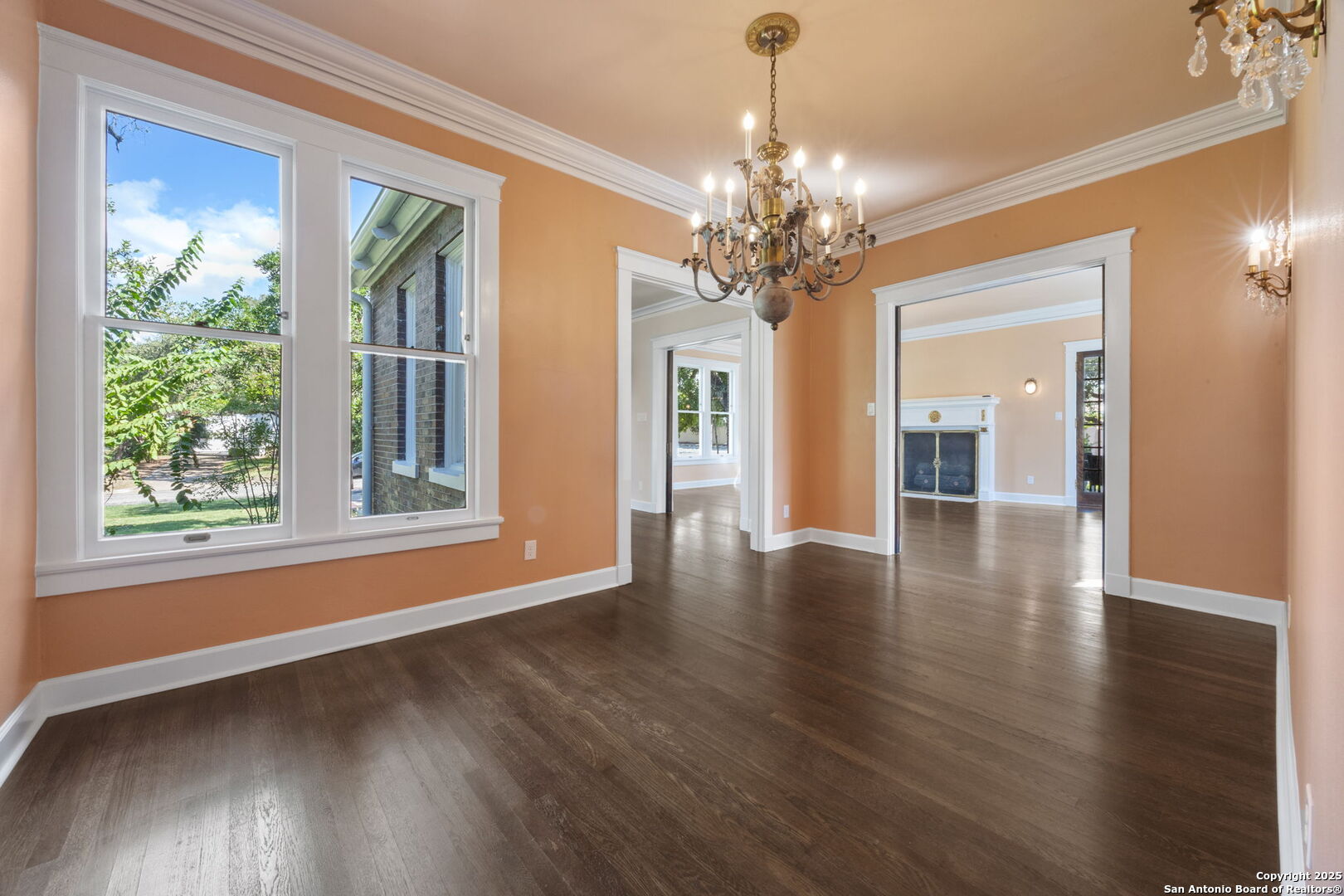 148 E Elsmere