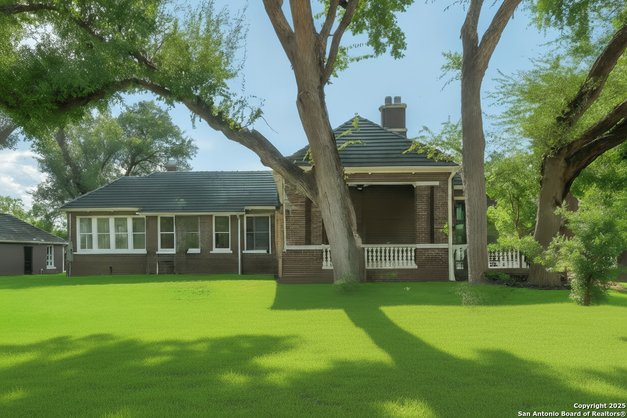 148 E Elsmere