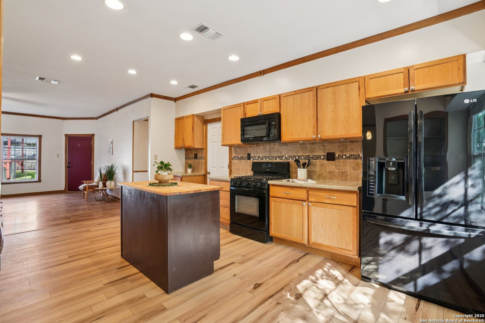 9735 Spruce Ridge