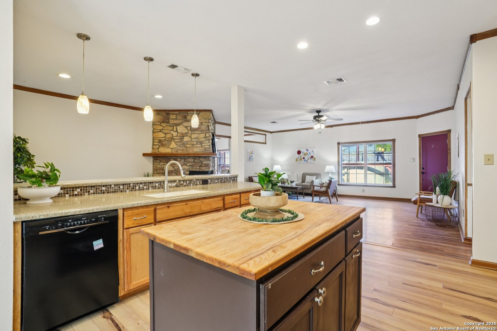 9735 Spruce Ridge
