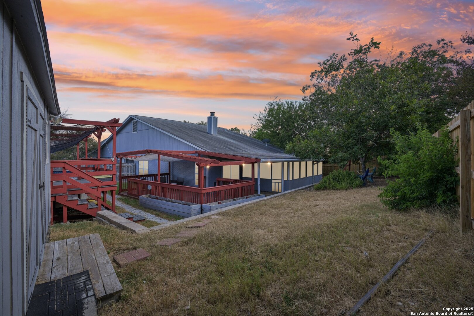 9735 Spruce Ridge