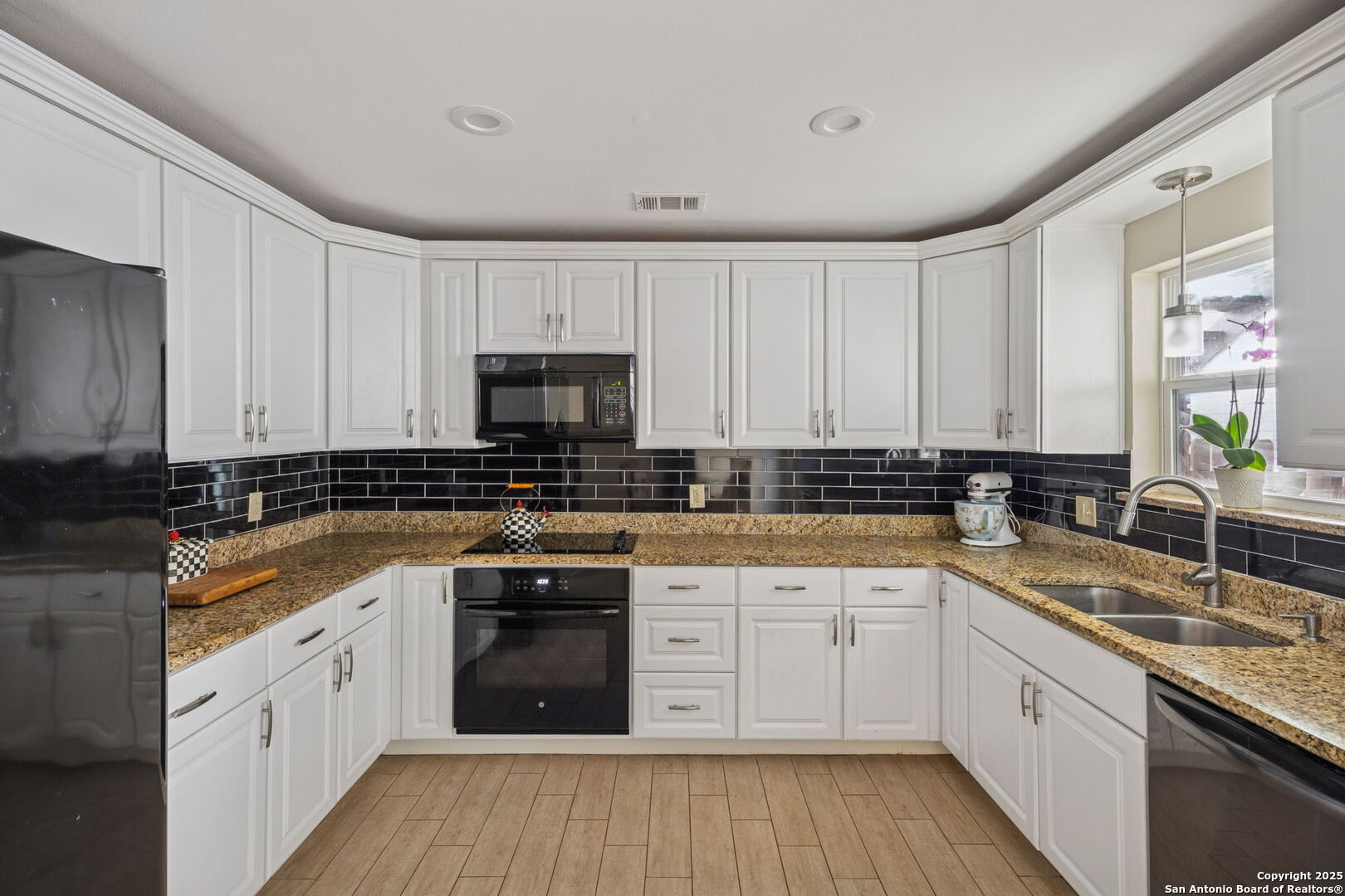 200 Ruelle Ln 200A