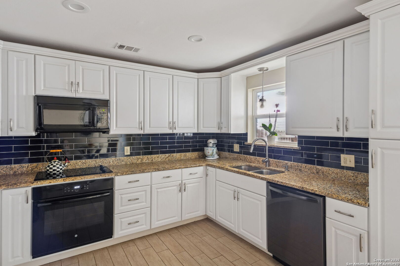200 Ruelle Ln 200A