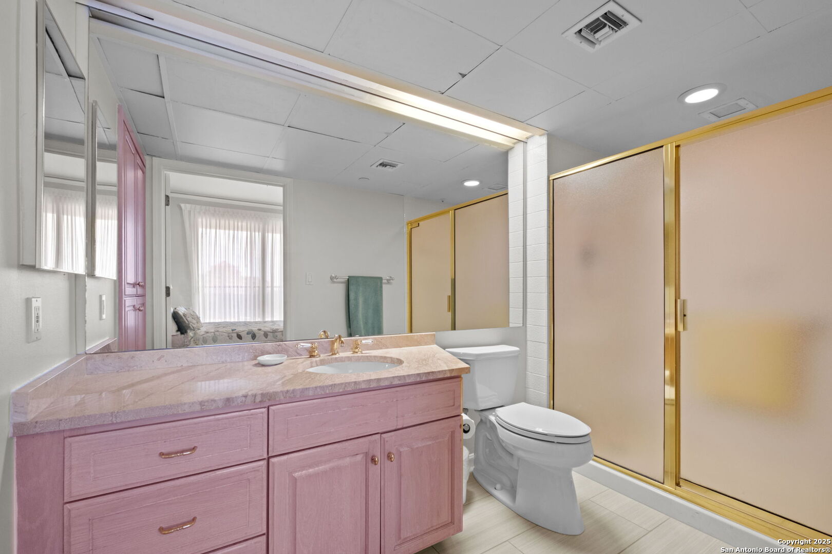 1 TOWERS PARK LN 711