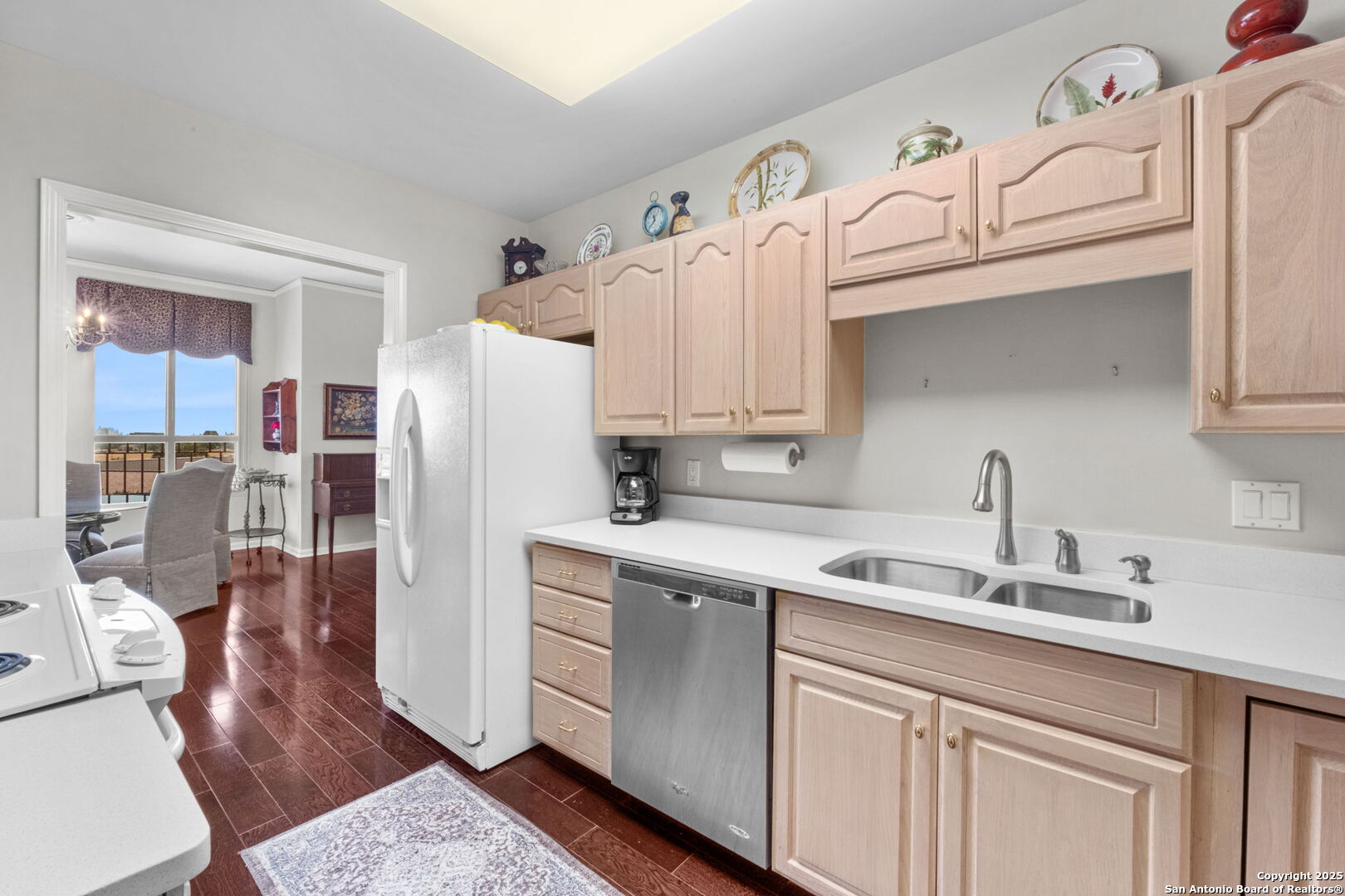 1 TOWERS PARK LN 711