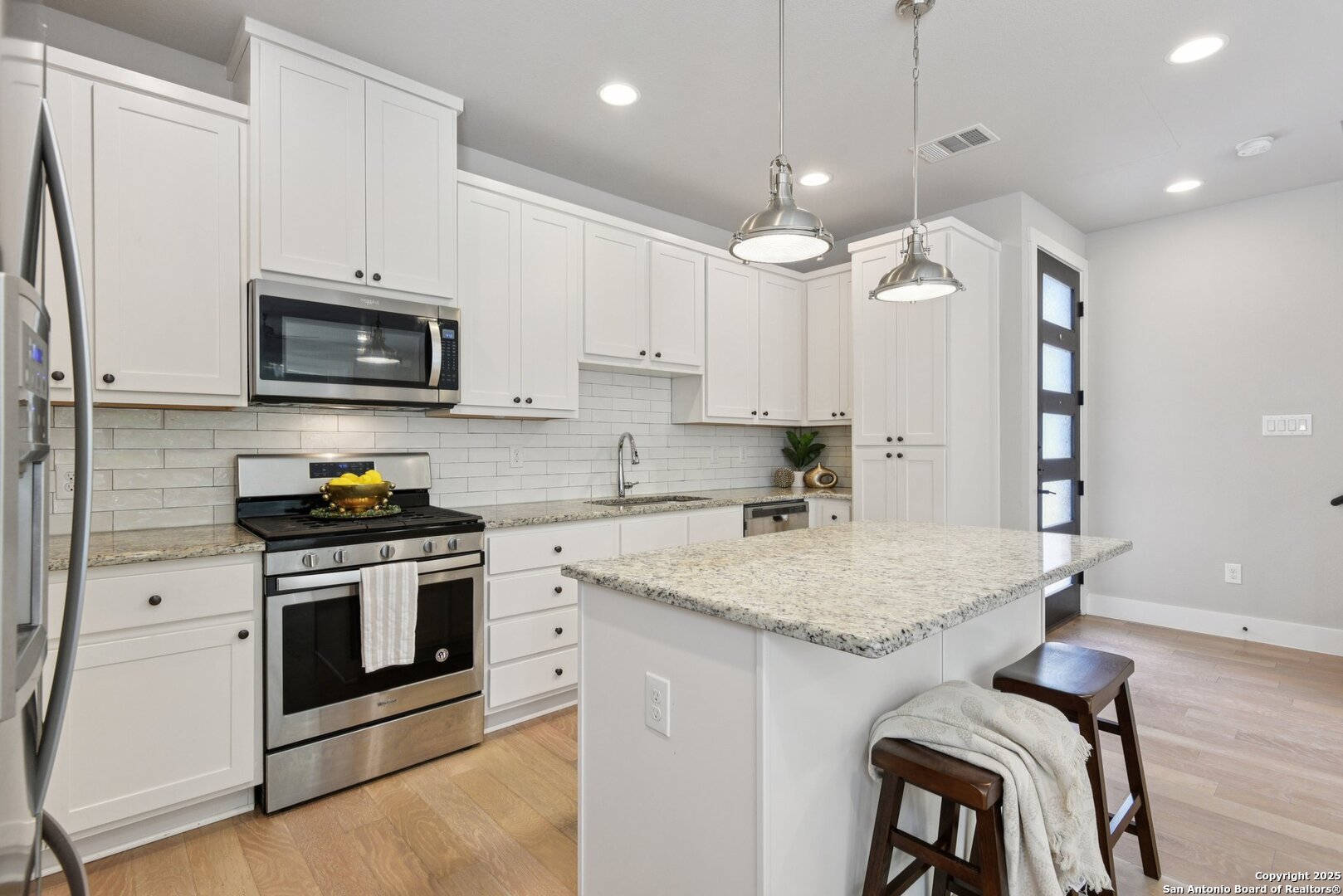 140 Claremont #102 102