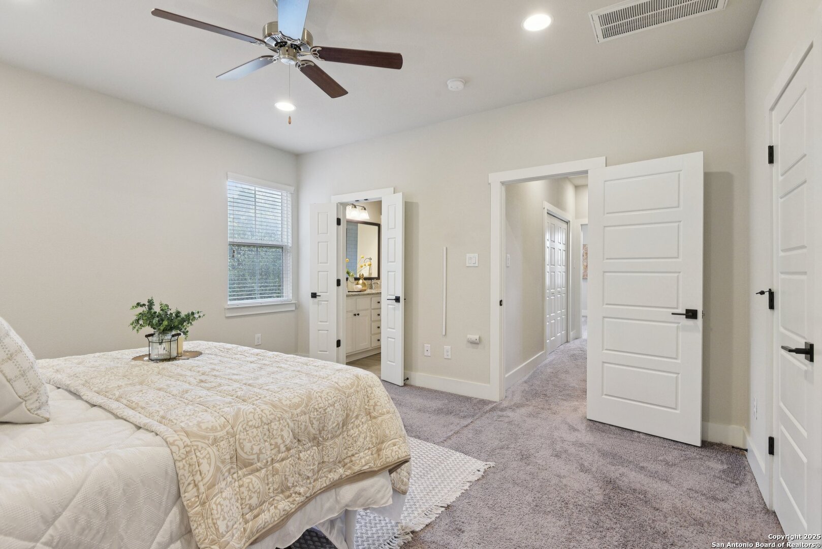140 Claremont #102 102