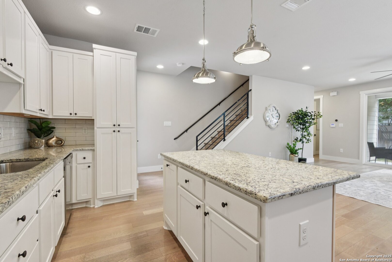 140 Claremont #102 102
