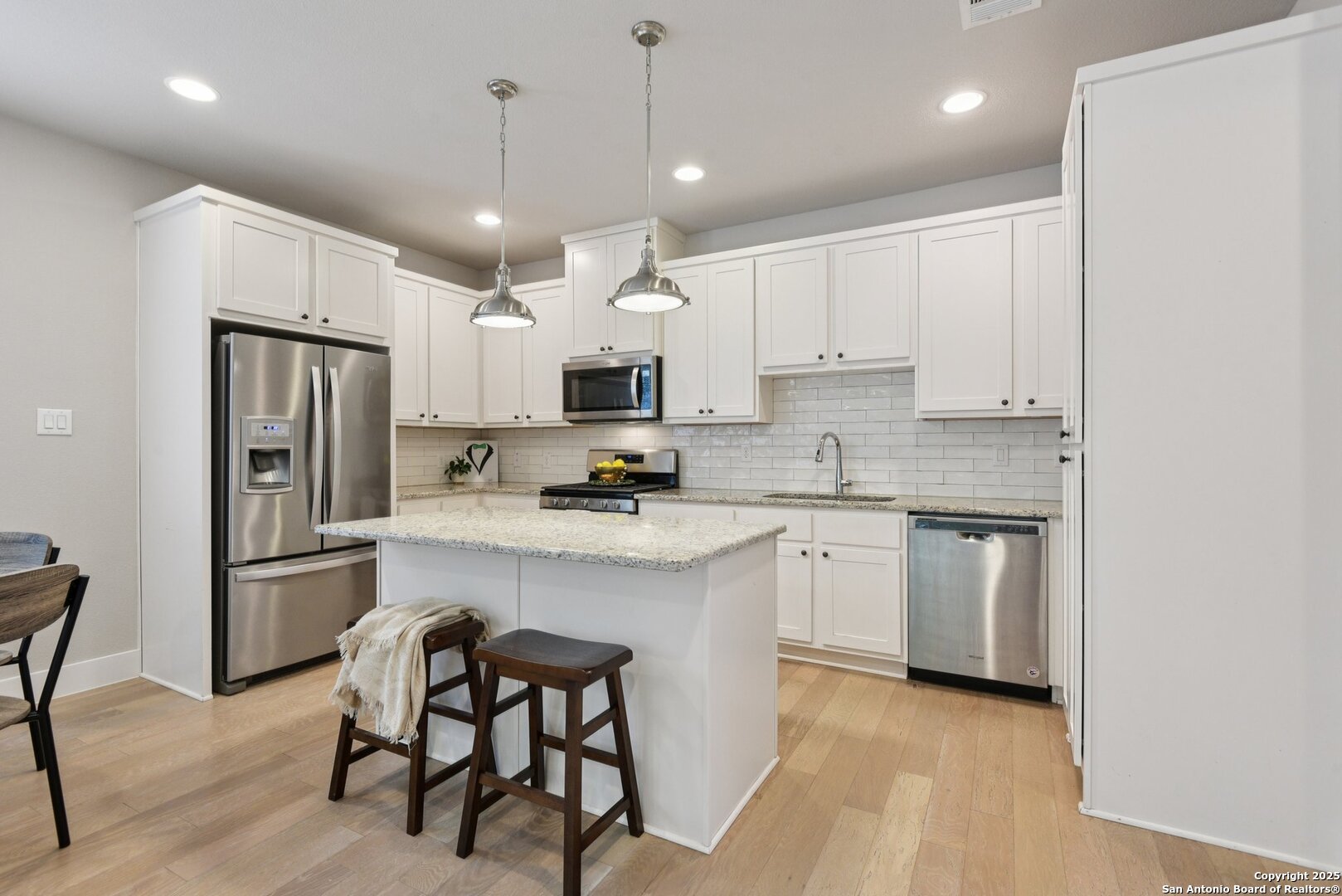 140 Claremont #102 102