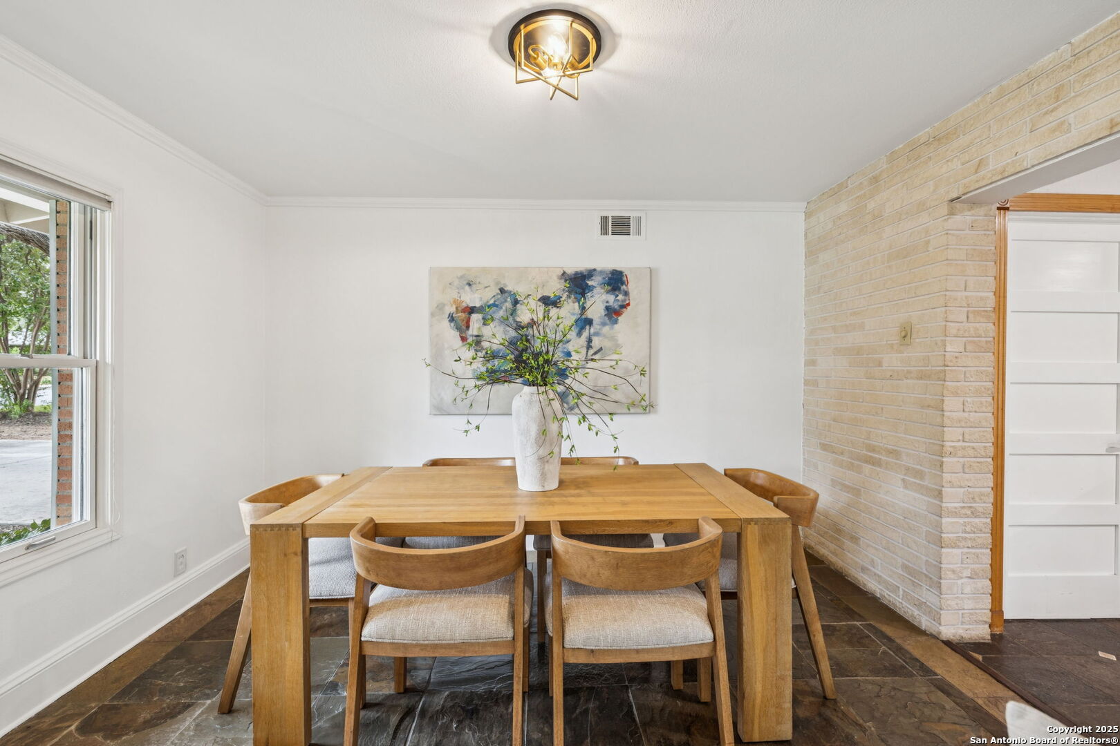 107 Wyndale
