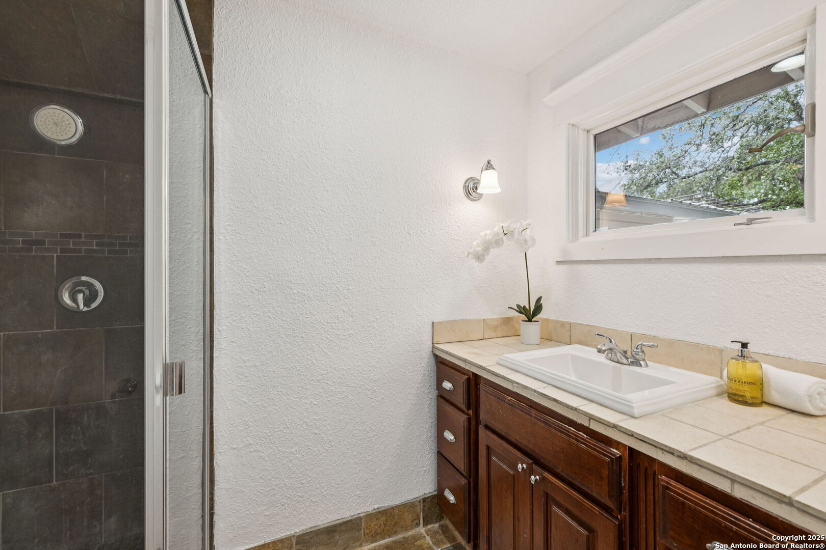 107 Wyndale