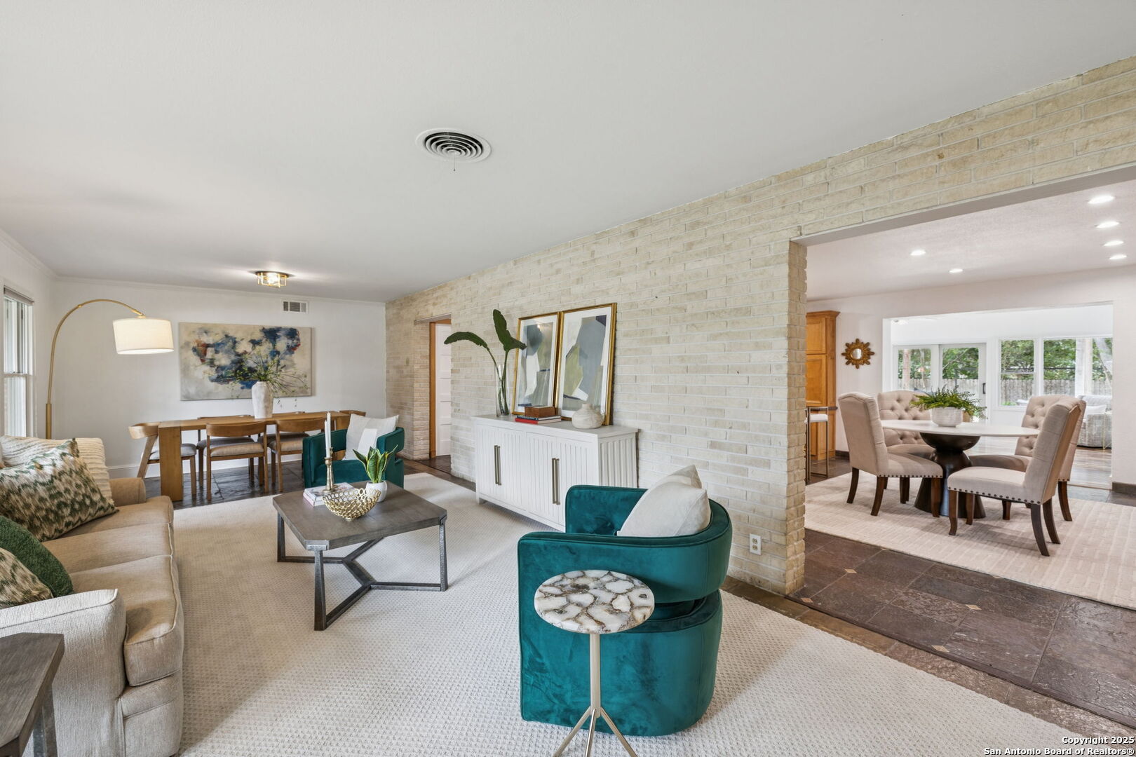 107 Wyndale