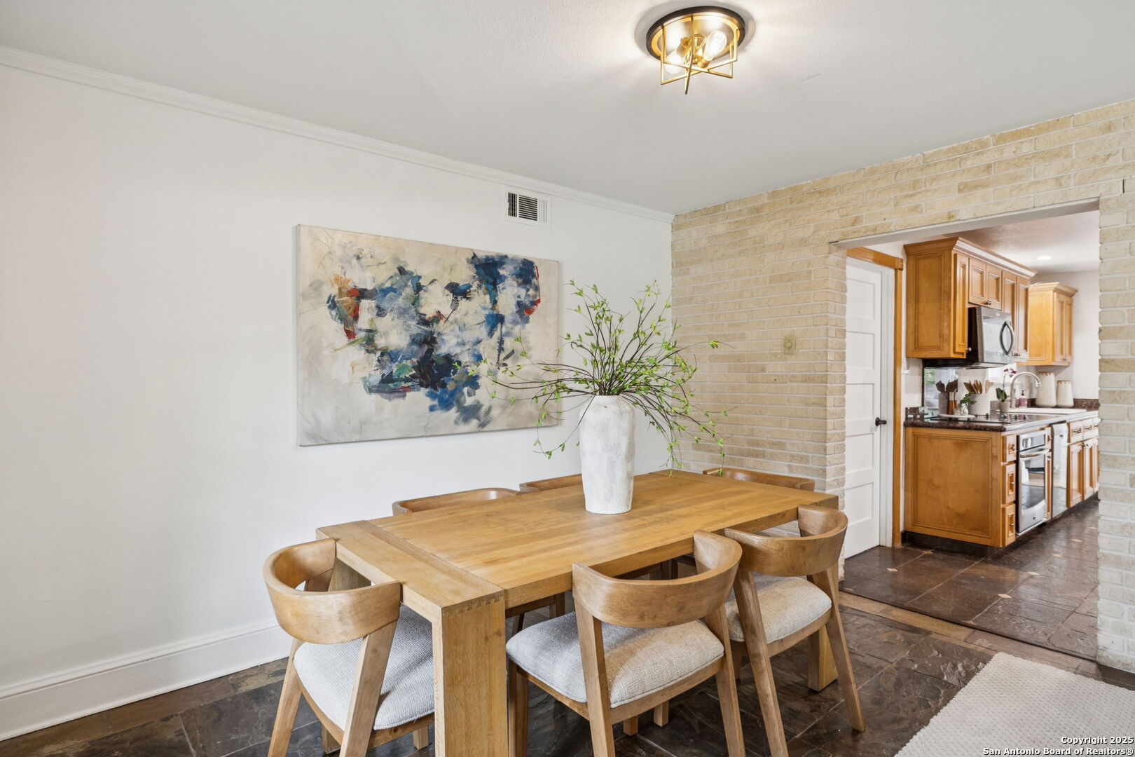 107 Wyndale