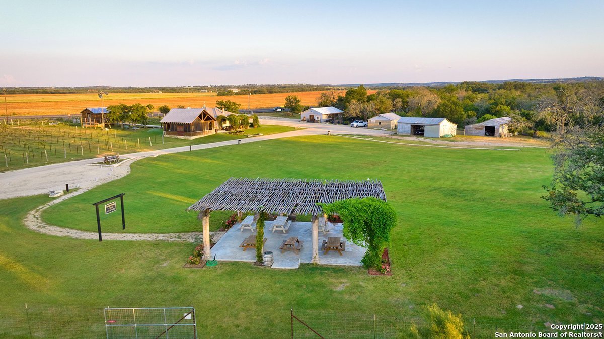 13502 US Hwy 290