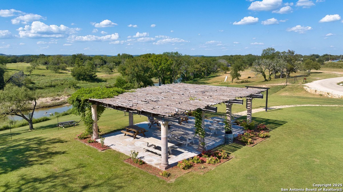 13502 US Hwy 290
