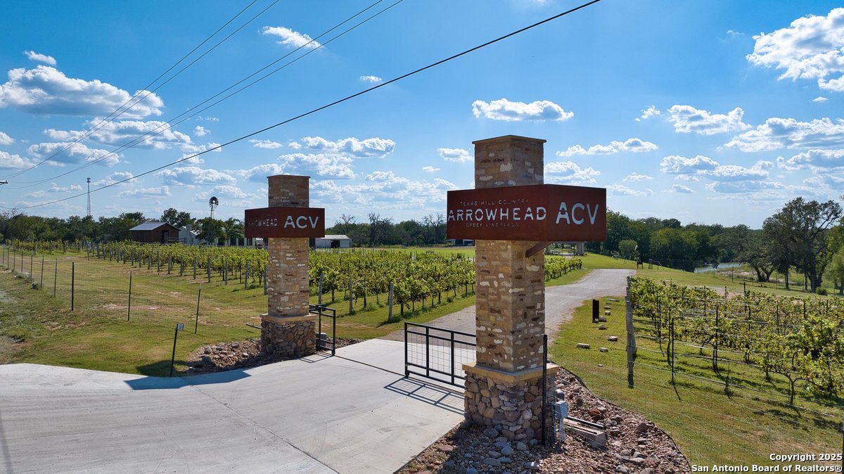 13502 US Hwy 290