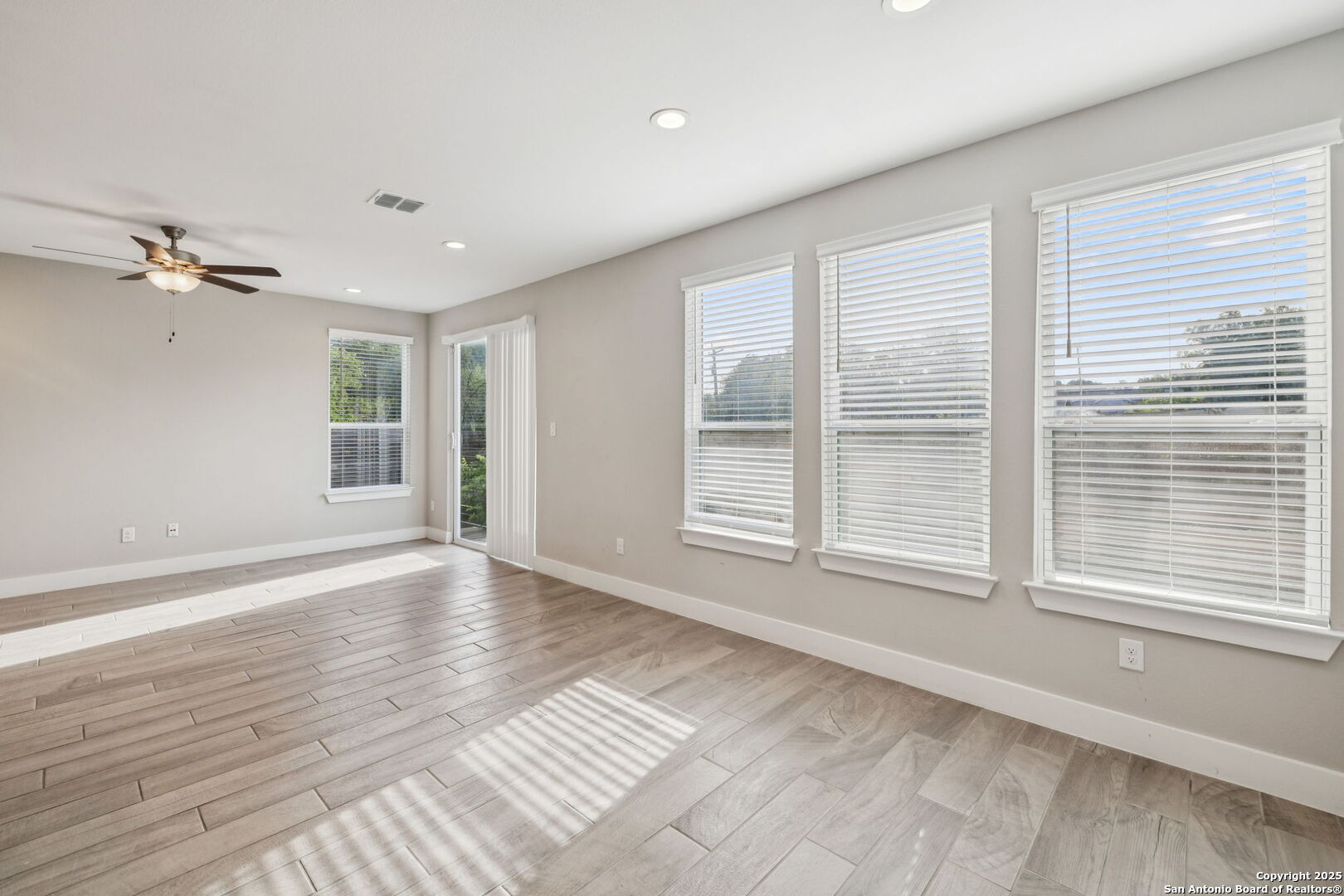 1511 E Sandalwood Ln #10