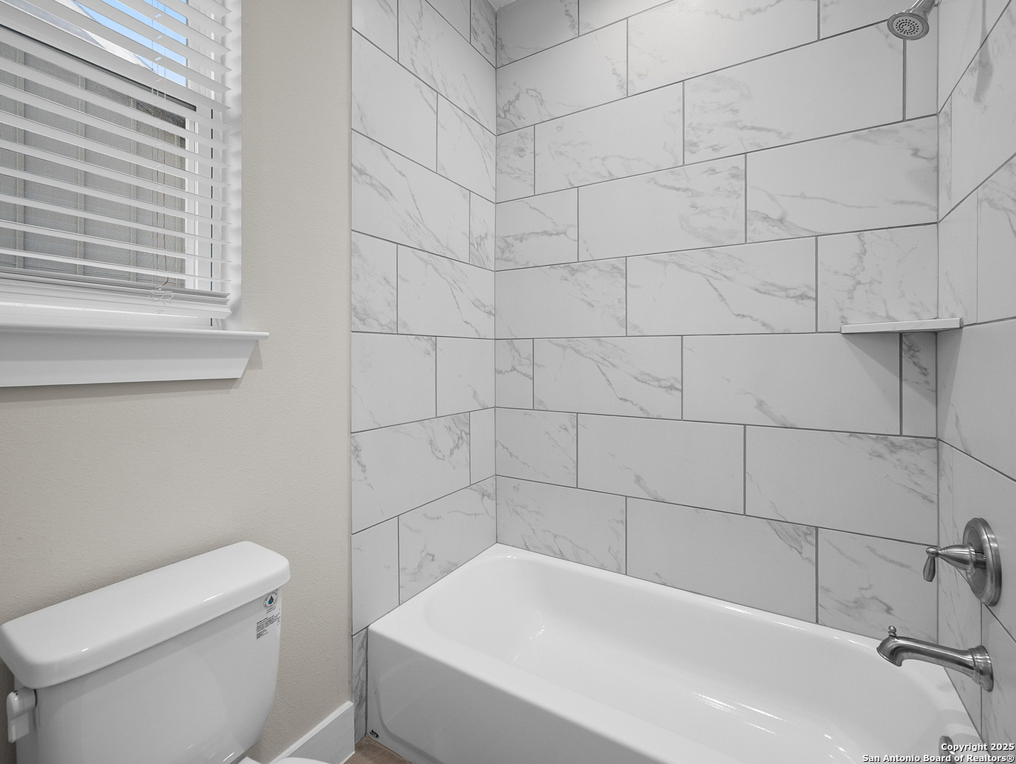 1511 E Sandalwood Ln #10