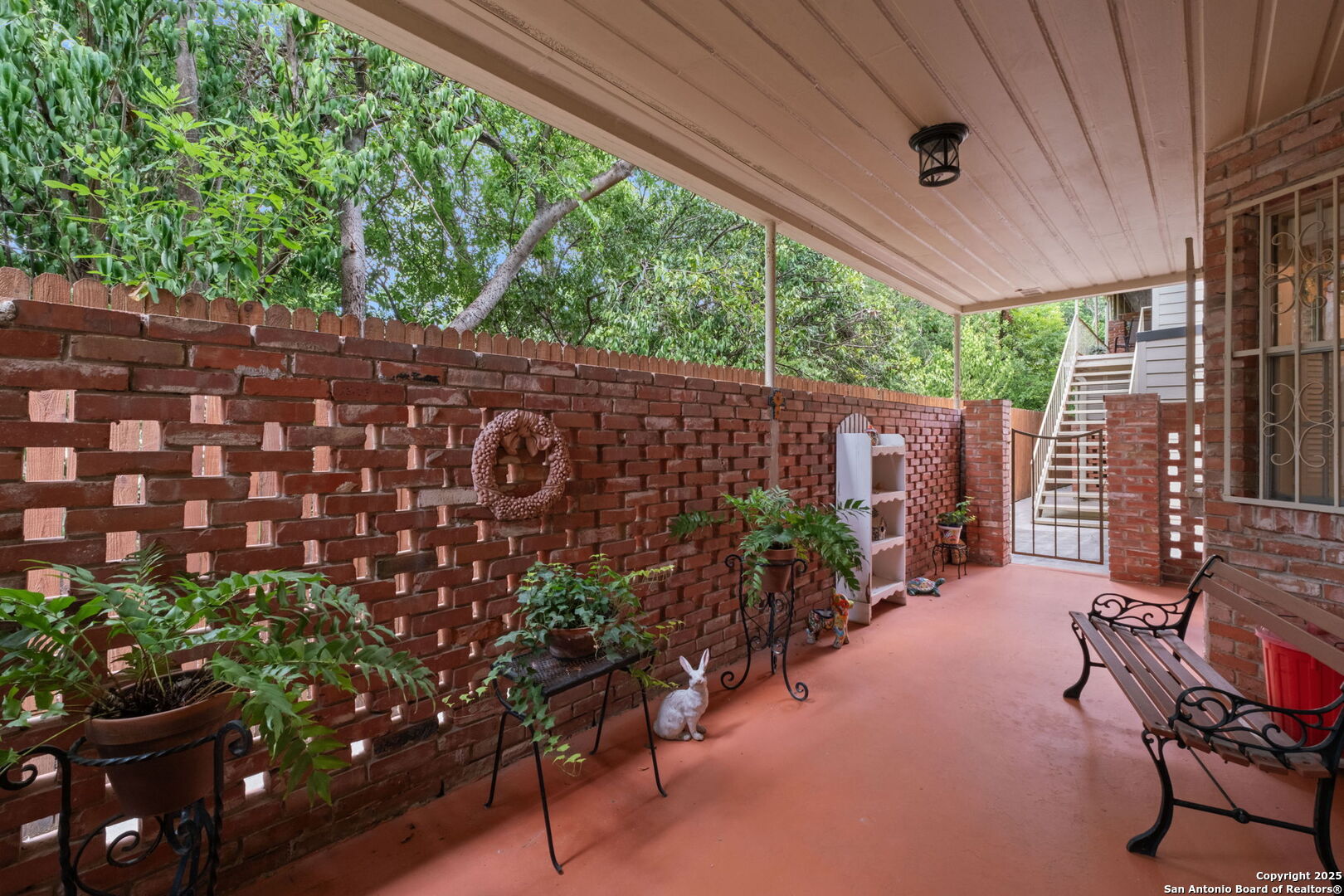 8033 N New Braunfels 300E