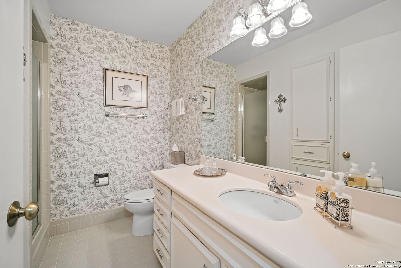 8033 N New Braunfels 300E