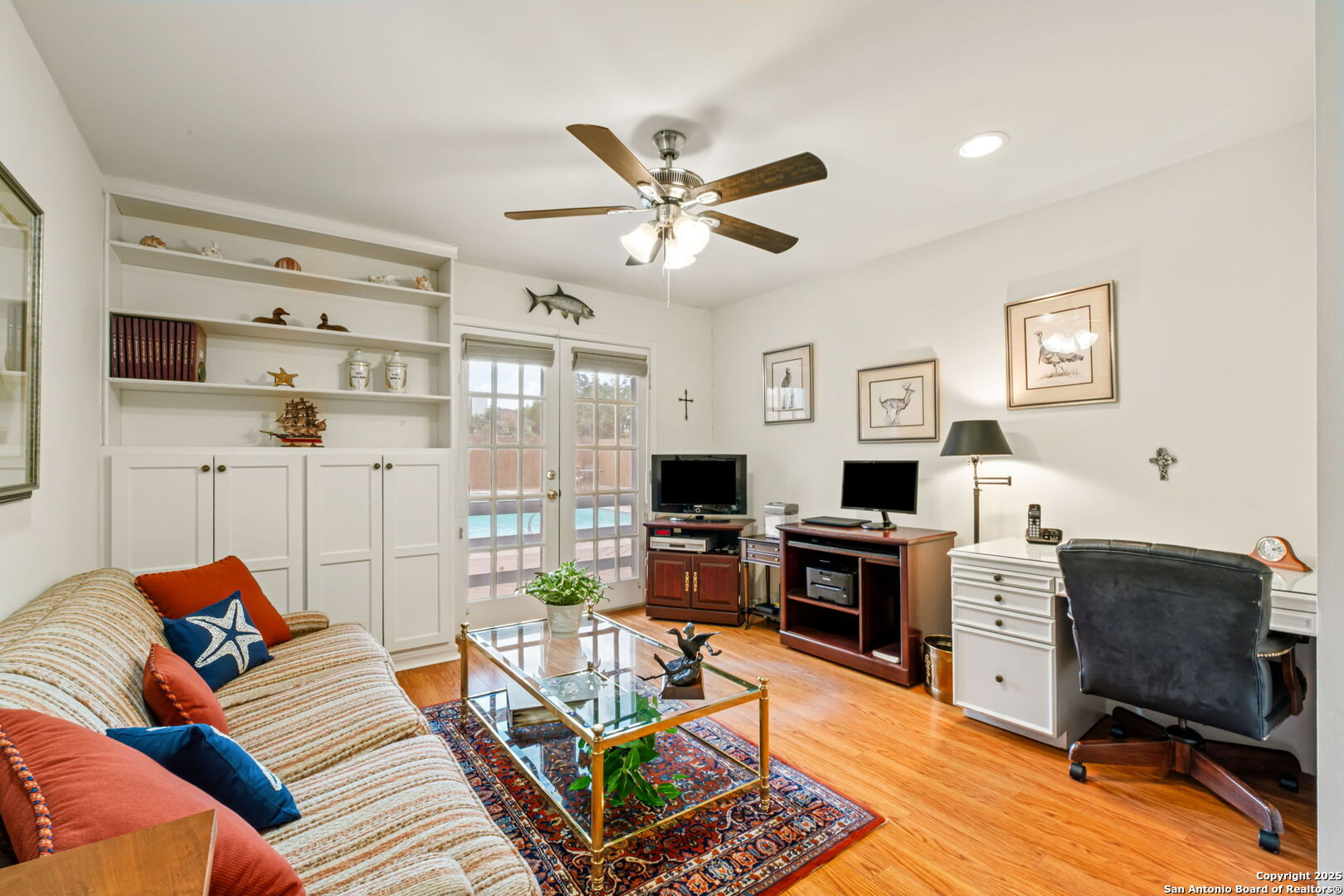 8033 N New Braunfels 300E